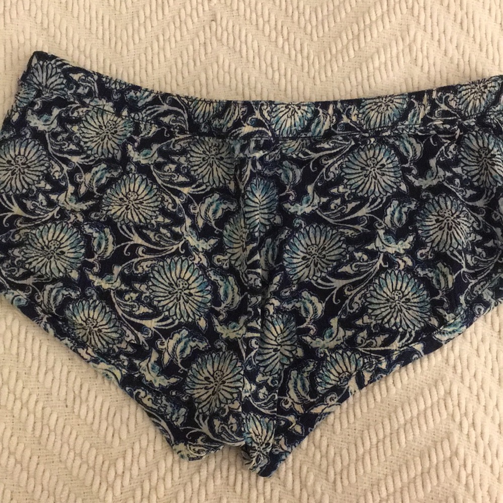 Shorts - Picture 2 of 2